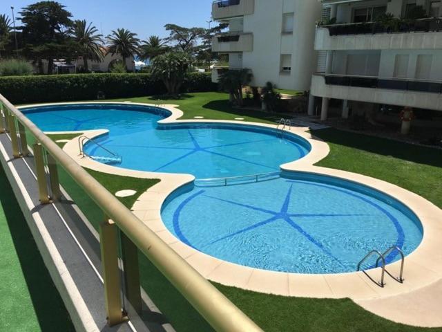 Mediterraneo Seaview Apartment By Hello Homes Sitges Dış mekan fotoğraf