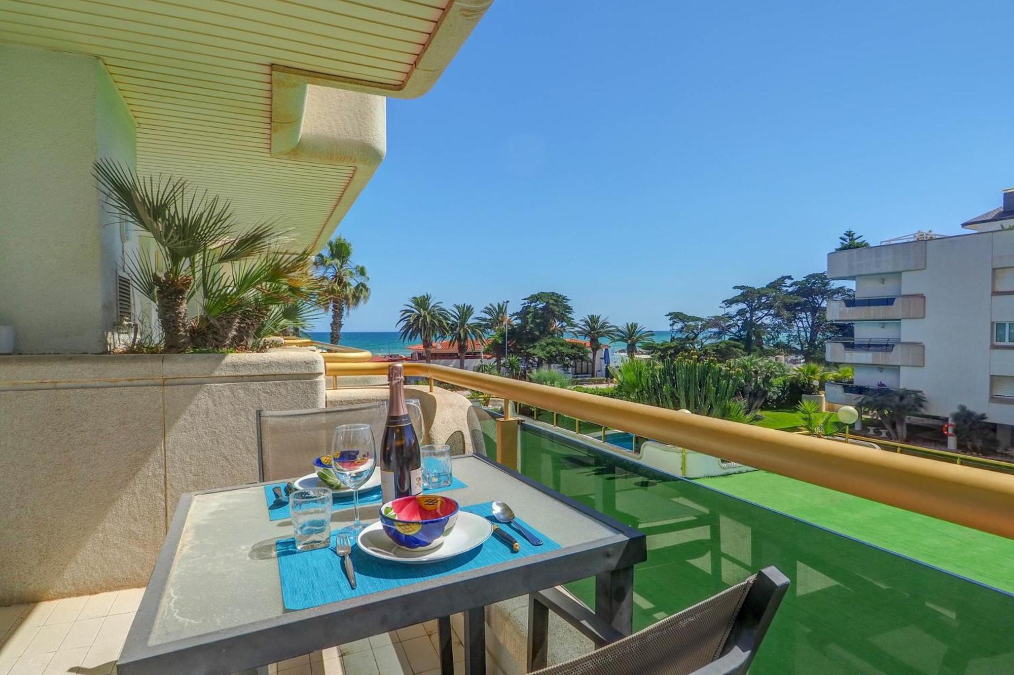 Mediterraneo Seaview Apartment By Hello Homes Sitges Dış mekan fotoğraf