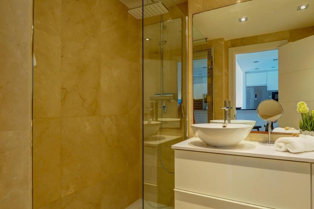 Mediterraneo Seaview Apartment By Hello Homes Sitges Dış mekan fotoğraf